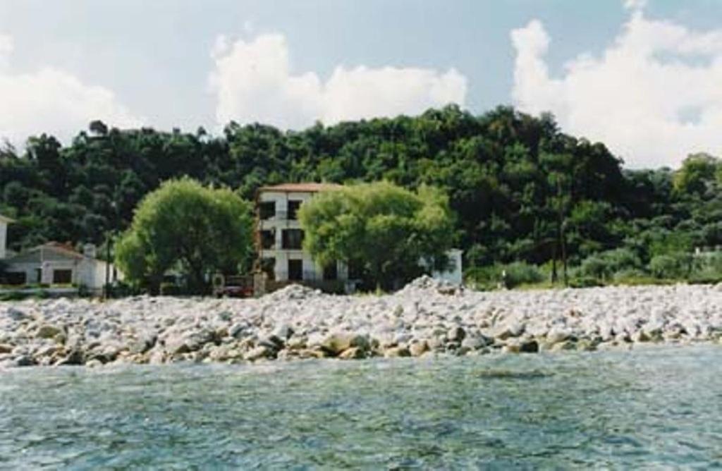 Hotel Votsala โคเรฟตอน ภายนอก รูปภาพ